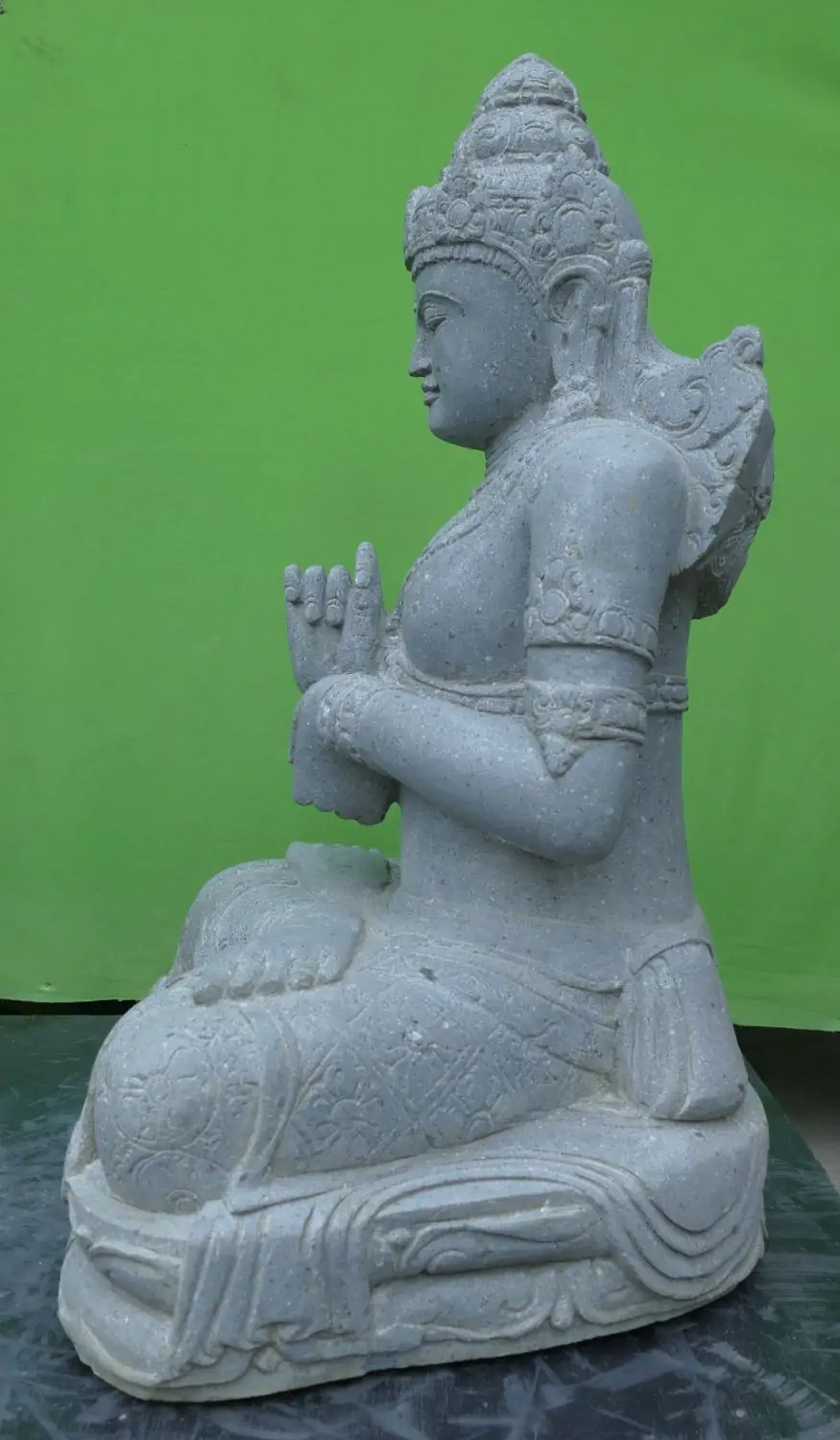  Product image 11 of the product “Seated Dewi Sri made of Riverstone in Dharmachakra gesture of wheel of the teaching of the Dharma, H. 80cm. ”